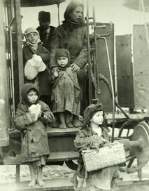 oameni saraci interbelic